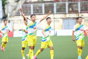 Một trận đấu tại giải.