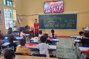 Giờ học của cô trò Trường PTDTBT TH&THCS Chế Cu Nha (xã Mù Căng Chải, tỉnh Lào Cai).