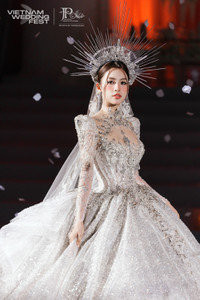 tieu-vy-dien-vedette-show-joli-poli-1.jpg