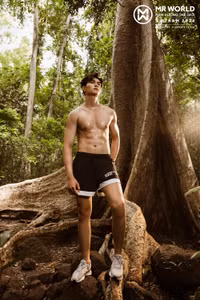 Trần Hoàng Sơn .jpg