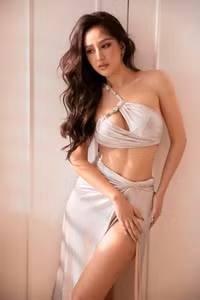 mai phương thúy 9.jpg