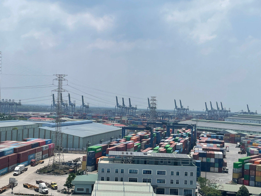 Cảng Cát Lái (TPHCM) nơi diễn ra các hoạt động xuất nhập khẩu hàng hóa. Ảnh: Hà An. 
