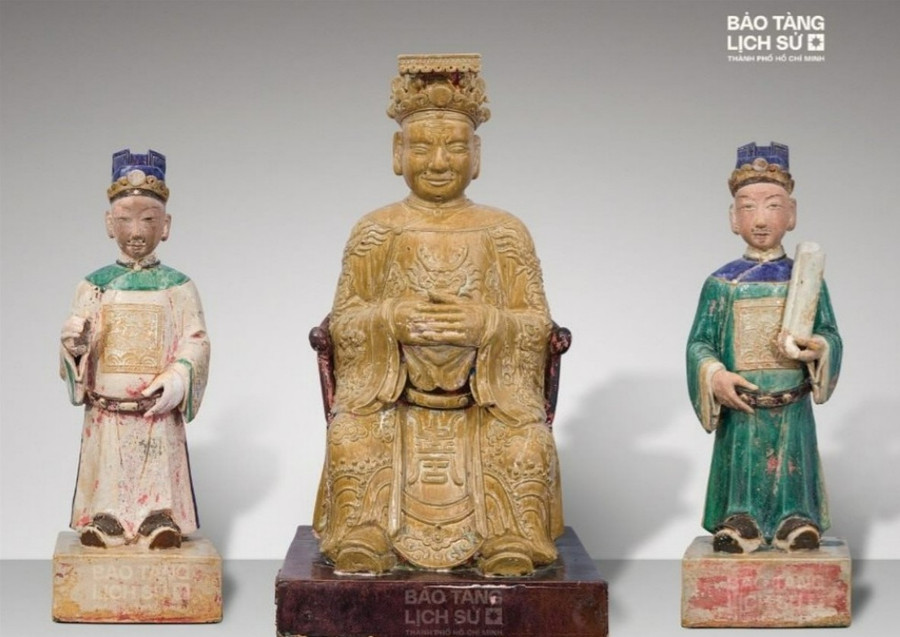 Bộ tượng gốm Tam quan Đại đế. (Ảnh: Bảo tàng lịch sử TPHCM).