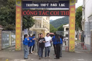 Các thí sinh Trường THPT Bảo Lạc hoàn thành bài thi môn Toán trong kỳ thi tốt nghiệp THPT 2025. Ảnh: Vũ Tiệp