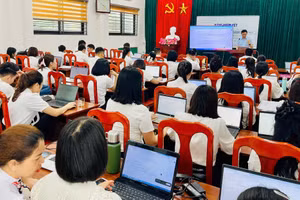 Trường THPT Tức Tranh (tỉnh Thái Nguyên) tập huấn chuyên sâu cho giáo viên về ứng dụng AI.