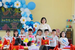 Trường Tiểu học Trưng Vương (phường Phan Đình Phùng, tỉnh Thái Nguyên) đón học sinh tựu trường.