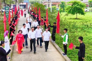 Bí thư Tỉnh ủy Thái Nguyên Trịnh Việt Hùng dự Lễ khai giảng Trường Phổ thông Dân tộc nội trú THPT số 2 Thái Nguyên.