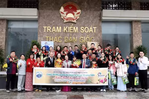 Sở Văn hóa, Thể thao và Du lịch tỉnh Cao Bằng tổ chức đón đoàn khách quốc tế đầu tiên "xông đất" Cao Bằng ngày mồng 1 Tết Bính Ngọ 2026.