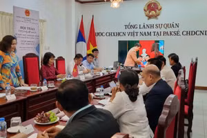 Bà Nguyễn Ngọc Thư, Giám đốc Sở Giáo dục và Đào tạo tỉnh Cao Bằng phát biểu tại Hội thảo.