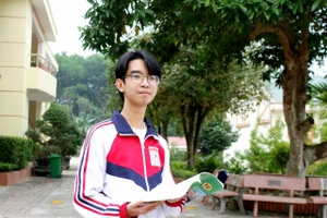 Em Nguyễn Hoàng Nam (trường THPT Võ Nhai, tỉnh Thái Nguyên) vừa xuất sắc đoạt giải Học sinh giỏi quốc gia môn Tiếng Anh.