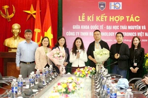 Lễ ký kết hợp tác giữa Khoa Quốc tế (ĐH Thái Nguyên) và Công ty RQ Technology Electronics Việt Nam.