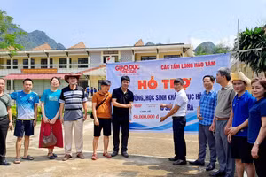 Đoàn thiện nguyện từ miền Trung hướng về các nhà trường Thái Nguyên