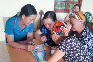 Người dân bên niềm vui con chữ.