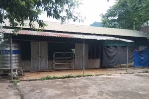 Căn phòng tạm của thầy trò điểm trường Khảm Khau (Trường Tiểu học xã Quốc Khánh, huyện Tràng Định, tỉnh Lạng Sơn). 