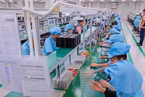 Sản xuất thiết bị điện tử tại Công ty TNHH KH Vatec Thái Nguyên (Khu công nghiệp Yên Bình).