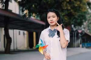 Em Dương Thu Giang (HS lớp 12C11, trường THPT Sông Công, tỉnh Thái Nguyên).