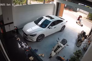 Cháu V.K.N. được một người phụ nữ tốt bụng đưa về nhà sau khi thấy cháu đi lạc ngoài đường.