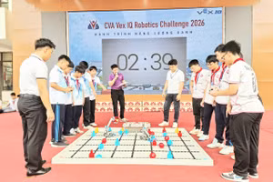 Chung kết cuộc thi robotics diễn ra sôi nổi.