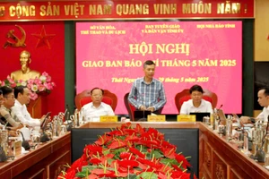 Đại diện lãnh đạo Ban Tuyên giáo và Dân vận Tỉnh ủy, Sở Văn hóa - Thể thao và Du lịch, Hội Nhà báo tỉnh Thái Nguyên đồng chủ trì hội nghị giao ban báo chí.