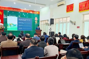 Hội nghị trực tiếp tại điểm cầu Sở GD&ĐT Thái Nguyên được kết nối trực tuyến đến điểm cầu 92 xã/phường trên toàn tỉnh.