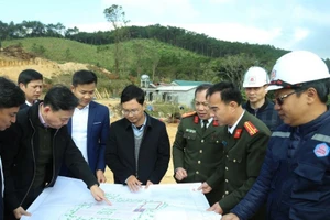 Đoàn công tác của Bộ GD&ĐT và tỉnh Lạng Sơn kiểm tra, khảo sát, đôn đốc tiến độ xây dựng trường học xã biên giới trên địa bàn tỉnh.