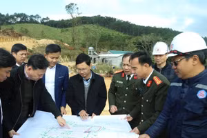 Đoàn công tác của Bộ GD&ĐT và tỉnh Lạng Sơn kiểm tra, khảo sát, đôn đốc tiến độ xây dựng trường học xã biên giới trên địa bàn tỉnh.