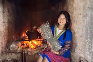 Sinh viên người H'mông Lý Thị Xía.