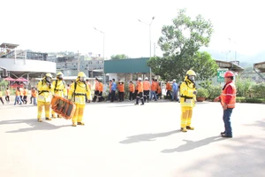 Núi Pháo phối hợp cùng Phòng Cảnh sát PCCC & CNCH - Công an tỉnh Thái Nguyên tổ chức thực hành phương án chữa cháy và cứu nạn, cứu hộ. 