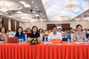 Các đại biểu tham dự hội nghị.