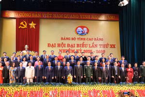 Ban Chấp hành Đảng bộ tỉnh Cao Bằng khóa XX, nhiệm kỳ 2025 - 2030 ra mắt tại Đại hội.