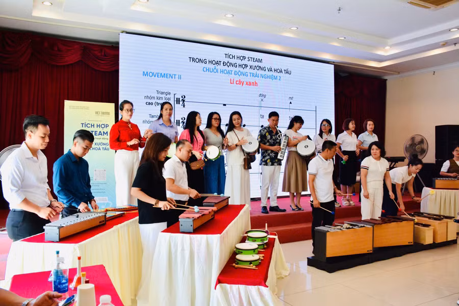 Thực hành "Tích hợp STEAM trong hoạt động hợp xướng và hòa tấu"