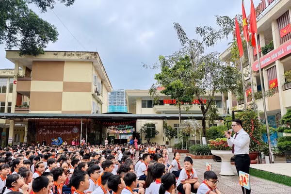 Học sinh Trường Tiểu học Trung Văn tại buổi chuyên đề. 