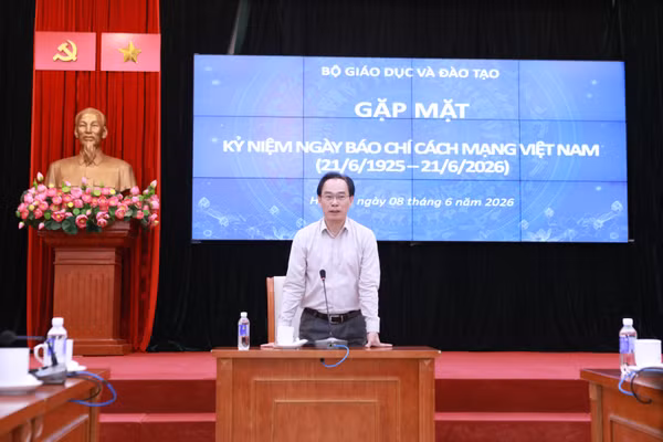 Bộ trưởng Hoàng Minh Sơn trân trọng cảm ơn sự đồng hành, chia sẻ từ các cơ quan báo chí với ngành Giáo dục đào tạo trong thời gian qua. 