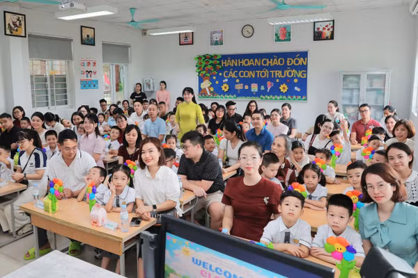 Trường Tiểu học Lê Quý Đôn, phường Dương Nội (Hà Nội) chào đón học sinh lớp 1 năm 2026. Ảnh: Đình Tuệ.
