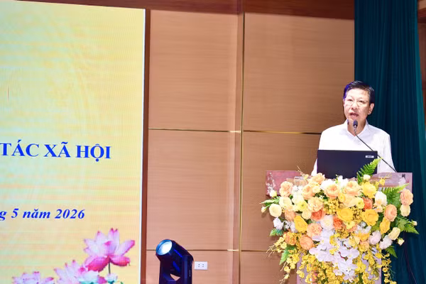 Ông Nguyễn Xuân An Việt trao đổi ý kiến tại hội thảo.