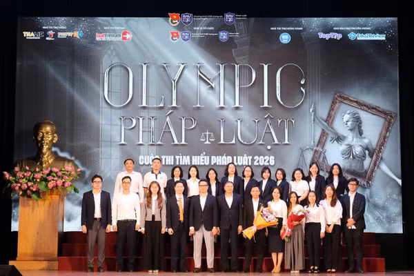 Cán bộ, giảng viên Khoa Luật, Học viện Ngân hàng tại Cuộc thi tìm hiểu pháp luật năm 2026. Ảnh: NTCC.