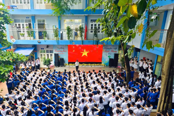 Giờ Chào cờ tại Trường THCS Chương Dương sáng 22/9.