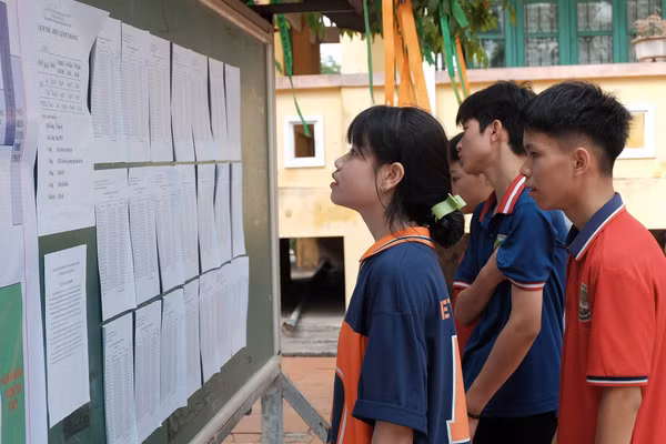 Học sinh Hà Nội tham gia Kỳ thi tuyển sinh vào lớp 10 THPT năm 2026. Ảnh tư liệu: Đình Tuệ.