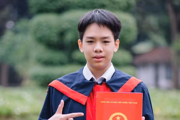 Em Nguyễn Anh Tuấn đến từ lớp 9A01 đạt tổng điểm 26,75 đỗ cùng lúc 4 nguyện vọng chuyên.