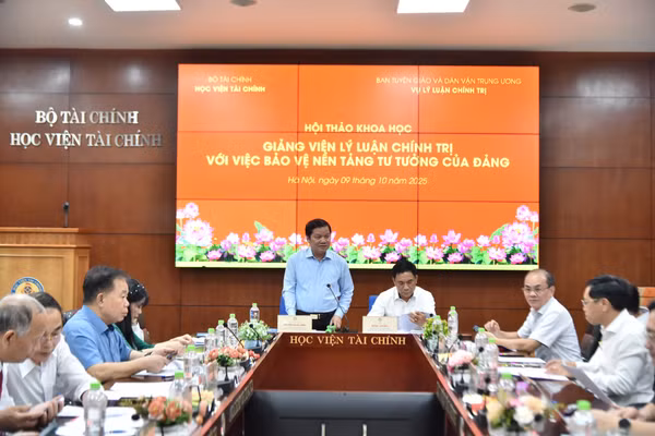 Hội thảo được tổ chức nhằm khẳng định vai trò của đội ngũ giảng viên lý luận chính trị trong việc bảo vệ nền tảng tư tưởng của Đảng. 