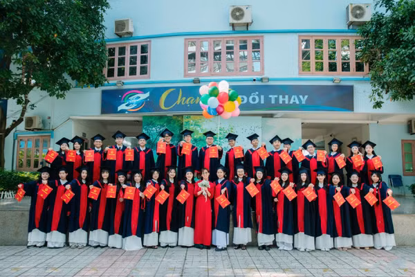 Tập thể lớp 9C1 – Trường THCS Đoàn Thị Điểm, phường Từ Liêm, Hà Nội. 