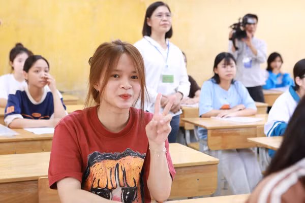 Thí sinh tham dự Kỳ thi tốt nghiệp THPT năm 2026 tại Hà Nội. Ảnh: Đình Tuệ.