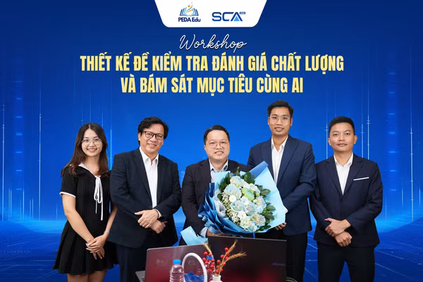 Đại diện ban tổ chức chụp ảnh cùng các diễn giả tại chương trình. 