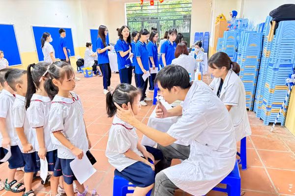 Củng cố 'lá chắn' sức khỏe cho học sinh trước thềm khai giảng