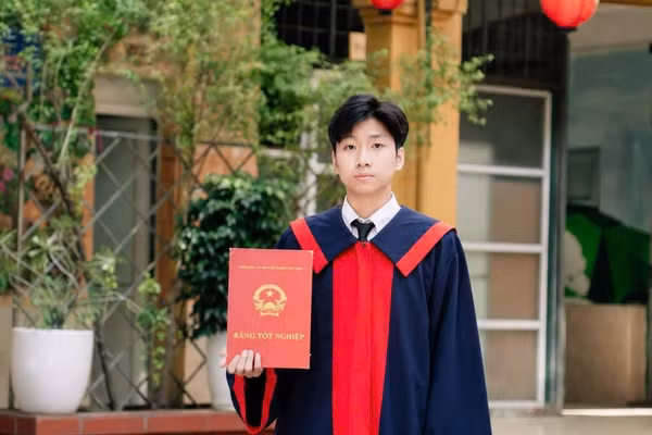 Nguyễn Tiến Dũng lớp 9A1 đỗ chuyên Toán của cả 3 trường chuyên nổi tiếng của Hà Nội. 
