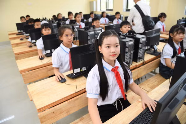 Dạy AI từ lớp 1 cần có lộ trình và thầy cô kiểm soát