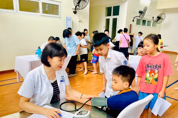 Hà Nội phấn đấu có 60% trường công có nhân viên y tế chuyên trách đến năm 2030