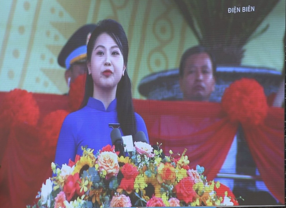 Vũ Quỳnh Anh đại diện cho thế hệ trẻ thể hiện quyết tâm không ngừng học tập, lao động để góp phần xây dựng quê hương, đất nước. Vũ Quỳnh Anh đại diện cho thế hệ trẻ thể hiện quyết tâm không ngừng học tập, lao động để góp phần xây dựng quê hương, đất nước.