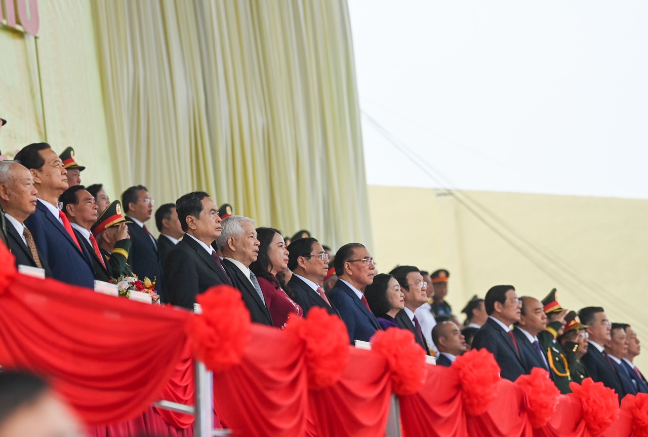Lãnh đạo Đảng và Nhà nước dự lễ kỷ niệm. Lãnh đạo Đảng và Nhà nước dự lễ kỷ niệm.