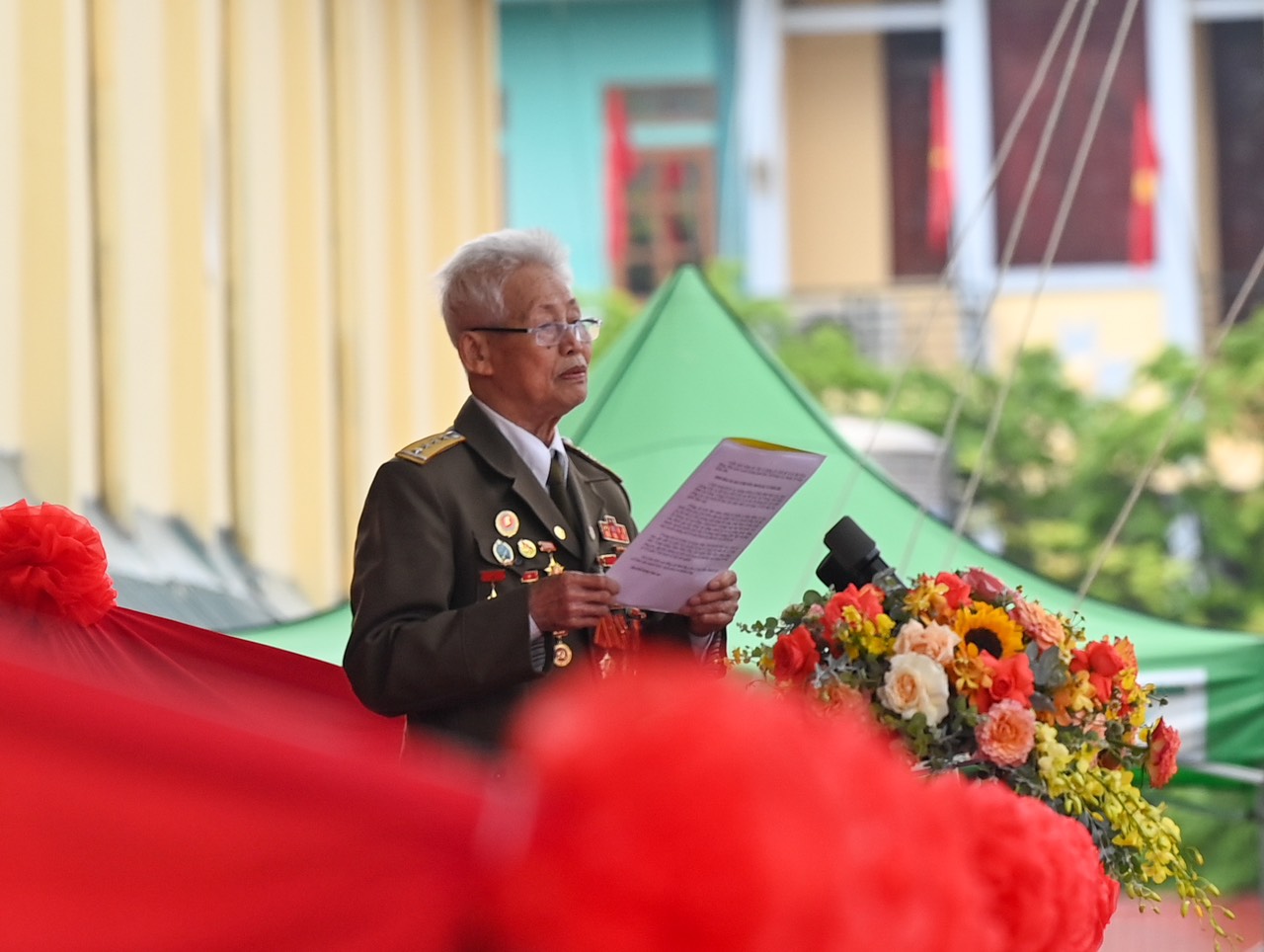 Ông Phạm Đức Cư - Cựu chiến sĩ Điện Biên phát biểu tại lễ kỷ niệm. Ông Phạm Đức Cư - Cựu chiến sĩ Điện Biên phát biểu tại lễ kỷ niệm.